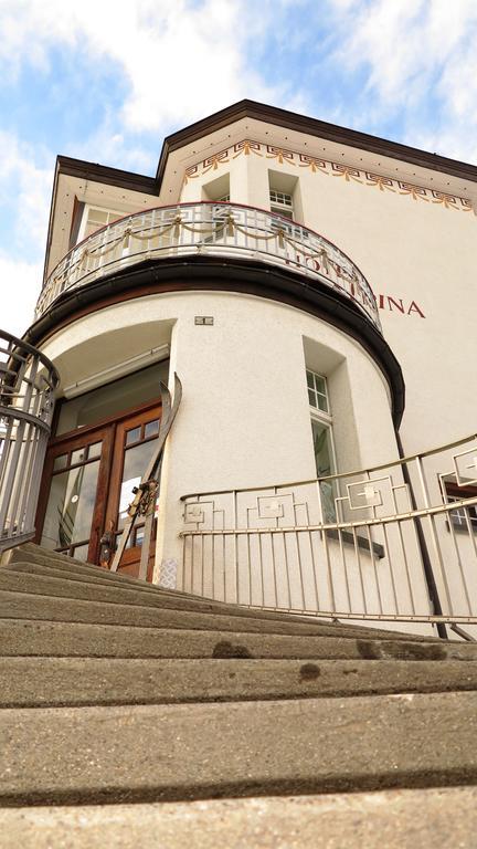Hotel Alpina Davos Bagian luar foto