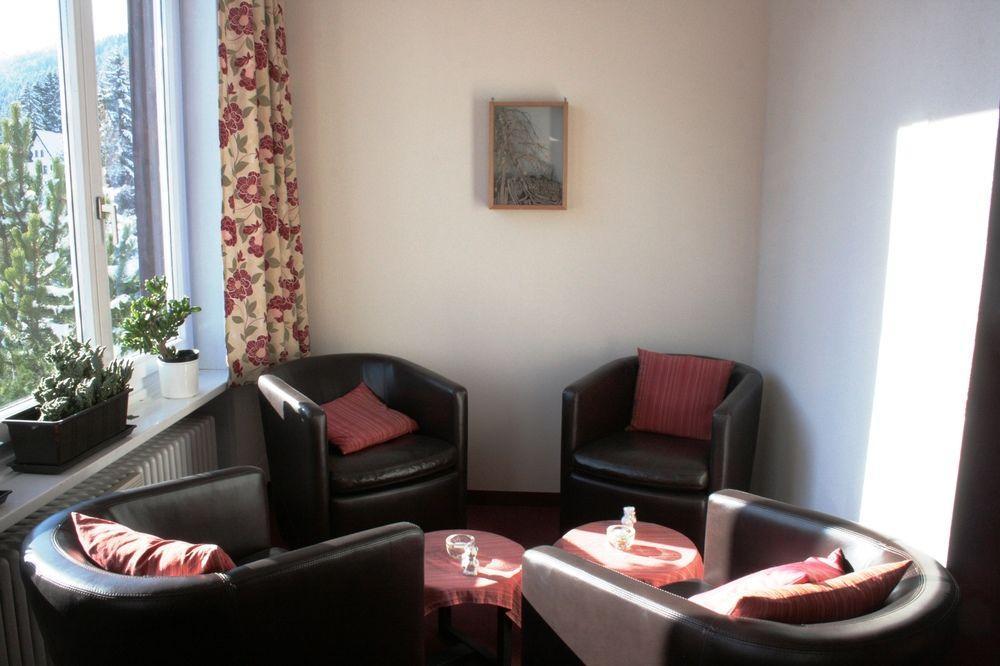 Hotel Alpina Davos Bagian luar foto