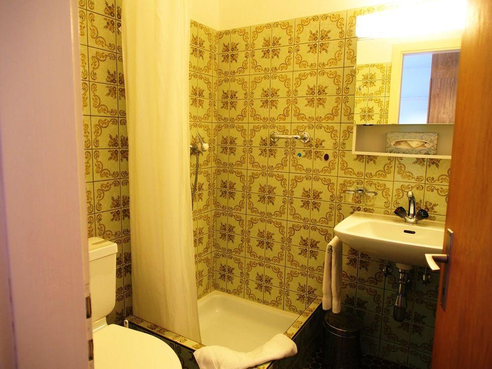 Hotel Alpina Davos Bagian luar foto