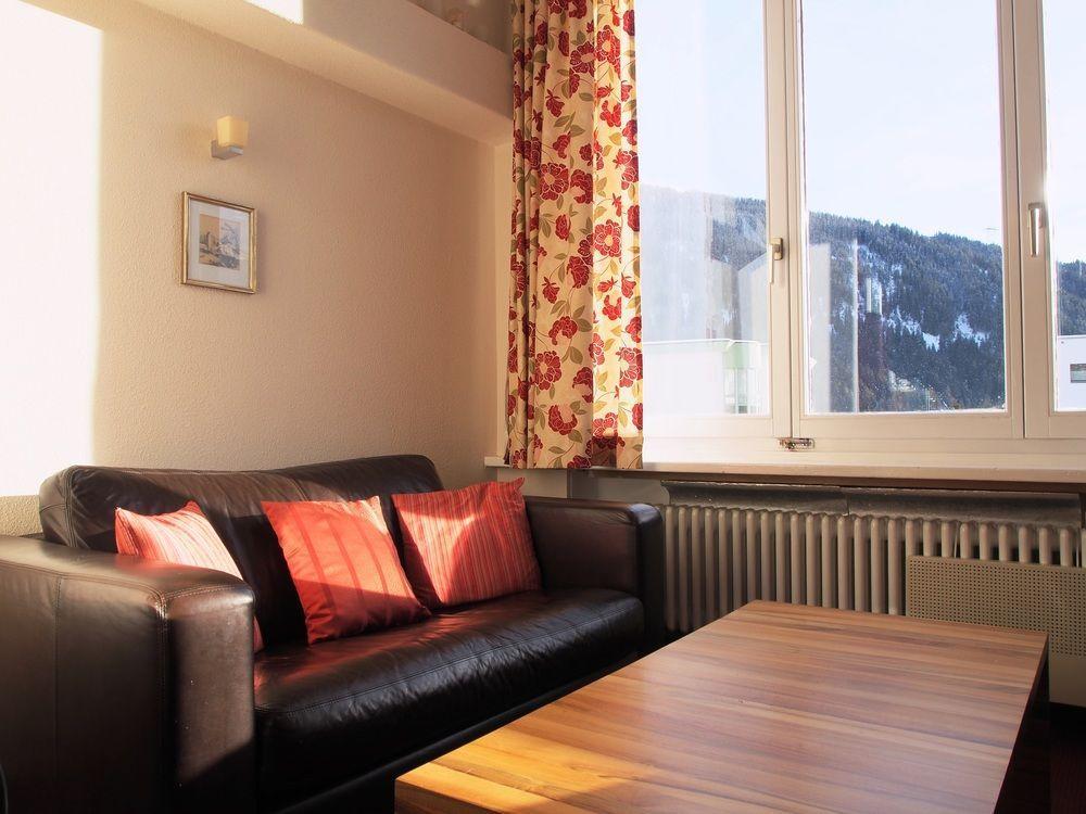 Hotel Alpina Davos Bagian luar foto