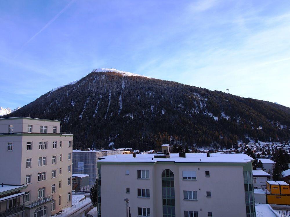 Hotel Alpina Davos Bagian luar foto