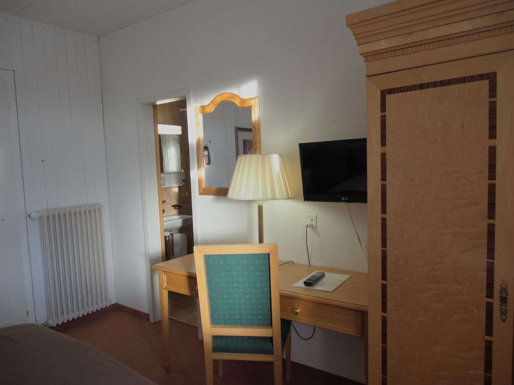 Hotel Alpina Davos Bagian luar foto
